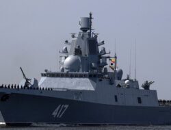 Ketegangan di Baltik: Kapal Perang Rusia Nyaris Tembak Helikopter Denmark