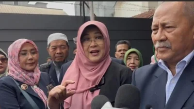 Dokter Tifa Sarankan Presiden Jokowi Protes Terkait Unggahan Ijazah di Media Sosial