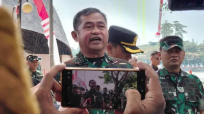 KSAD Jenderal Maruli Simanjuntak Pastikan Program Bersih Situ Bagendit Berlanjut