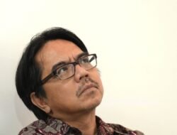 Ade Armando Ungkap Makna Sebenarnya di Balik Pesan Jokowi kepada Prabowo