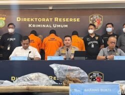 Polisi Ringkus Tiga Tersangka Pengeroyokan dalam Kerusuhan Jakarta 27 Agustus