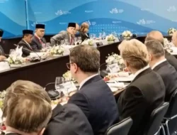 Kunjungan Prabowo dan Lima Menteri ke Rusia di Tengah Bencana Menuai Kritik