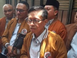 Jokowi Temui Relawan Militan 08 di Solo, Bahas Polemik Ijazah Gibran dan Putusan MK