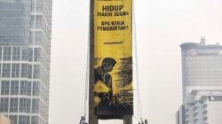 Aksi Bentang Spanduk di Bundaran HI, 11 Aktivis Greenpeace Diamankan Polisi