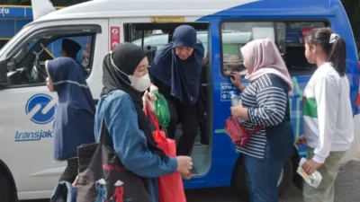 Transjakarta Tegaskan Larangan Aktivitas Mengamen di Bus dan Halte